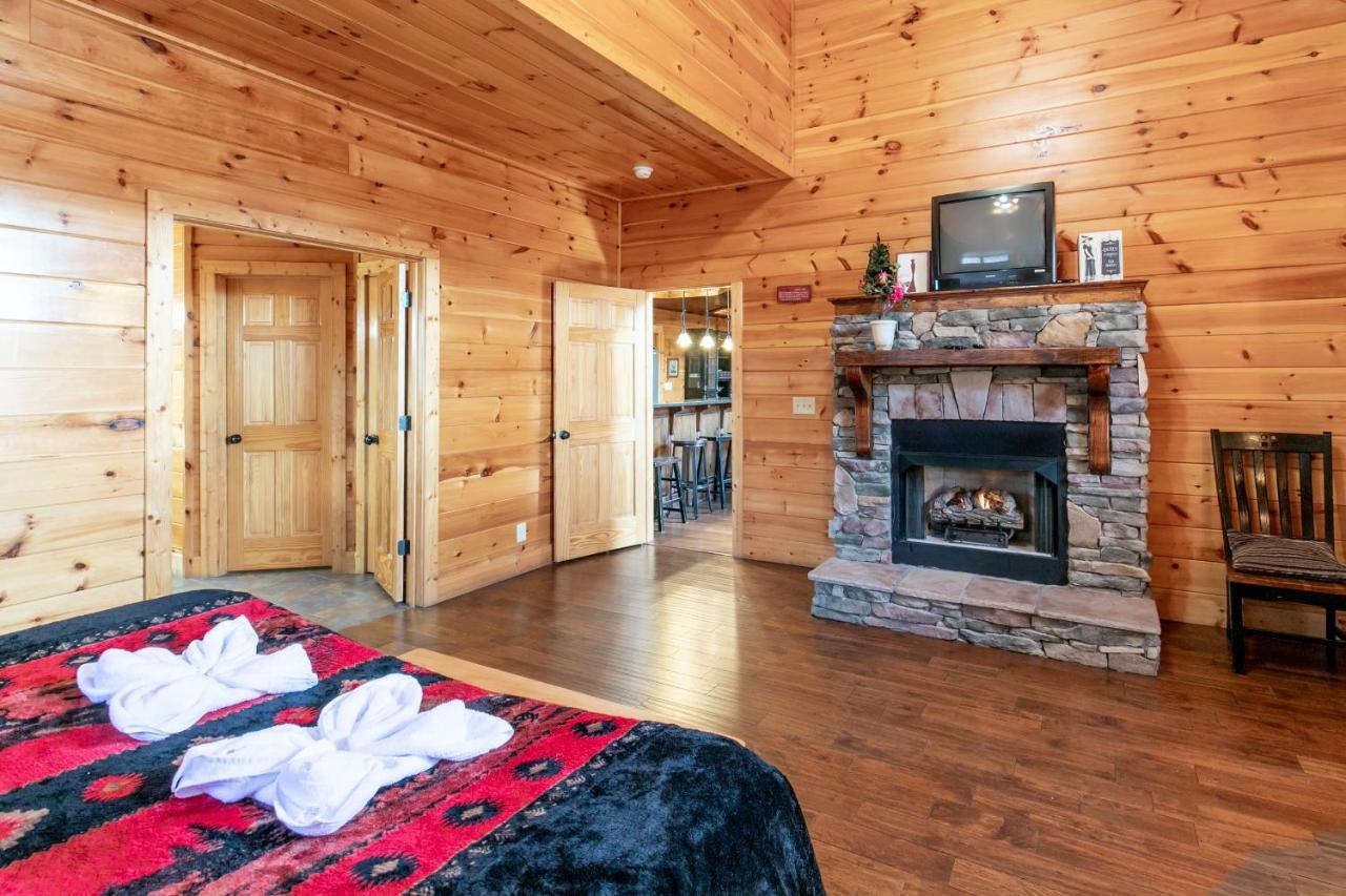 פיג'ן פורג' Smokystays 6 Bedroom Cabin מראה חיצוני תמונה